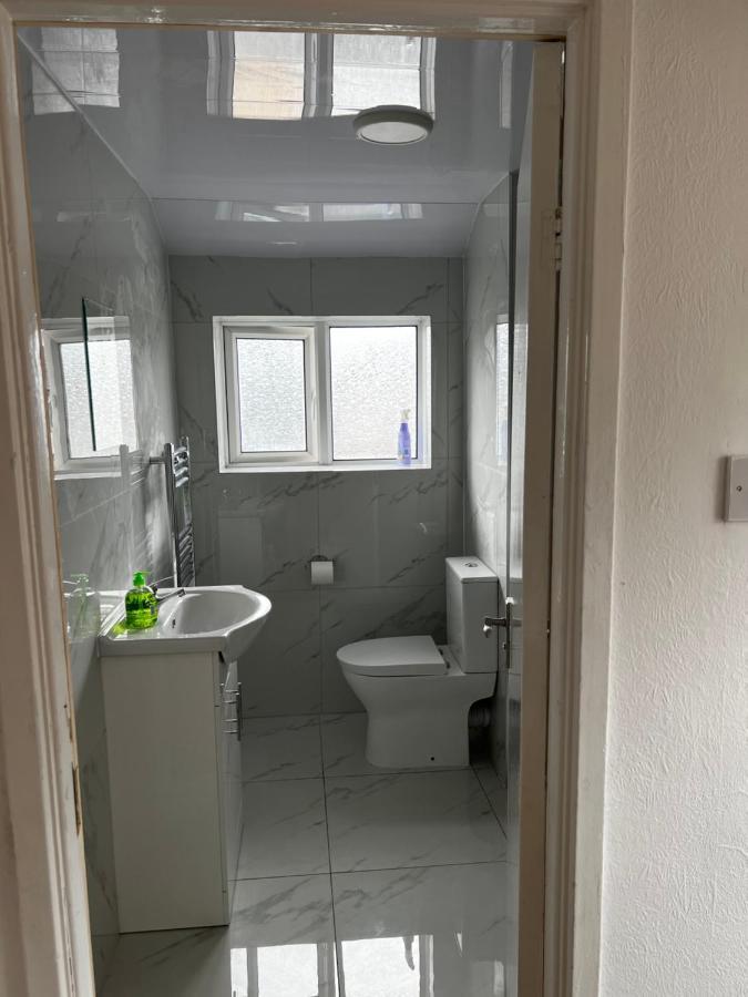 Good Priced Single Rooms In Hayes Northolt  Bagian luar foto